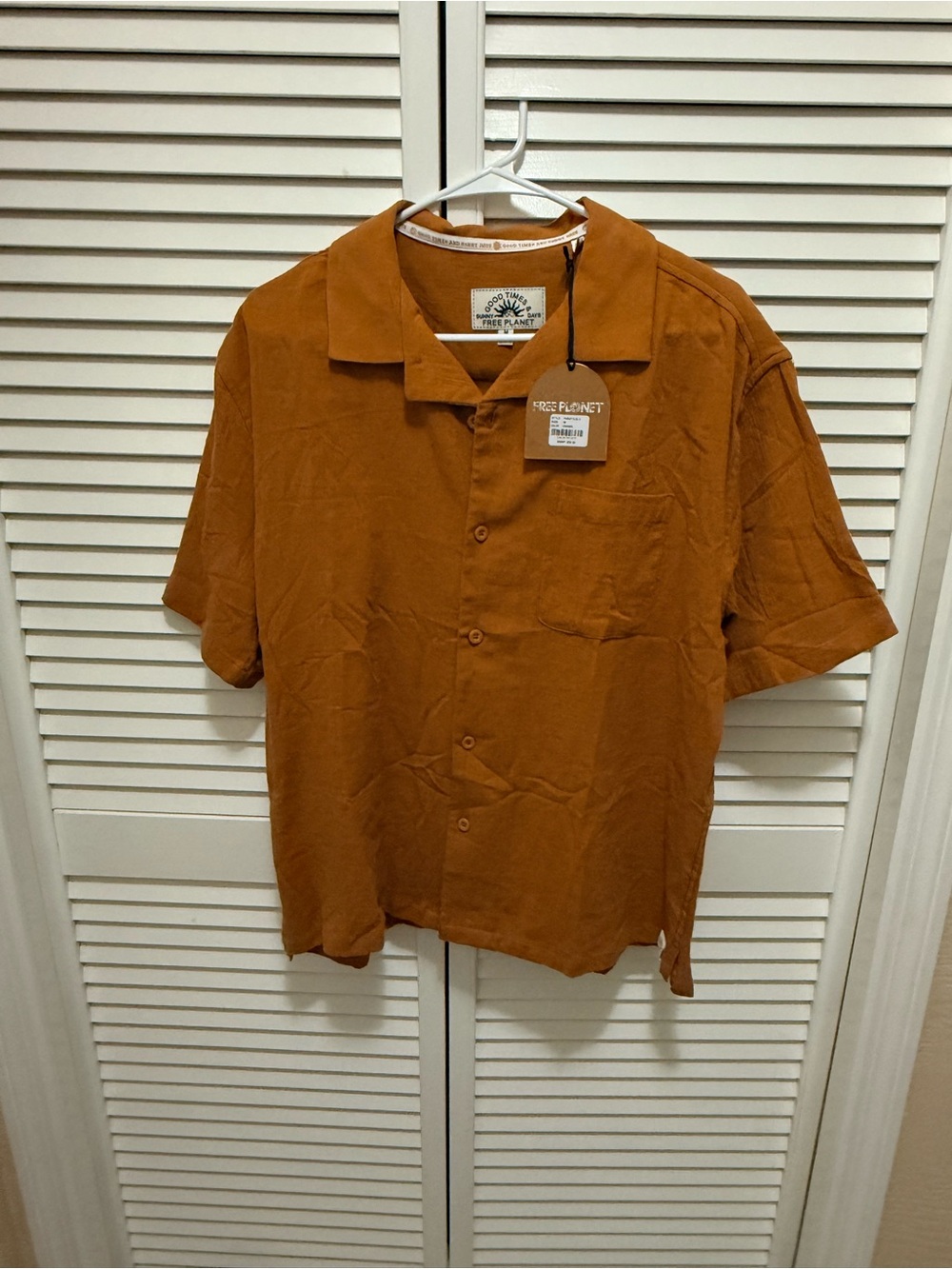 Free Planet Men's Short Sleeve Button-Up Shirt - Rust Orange
